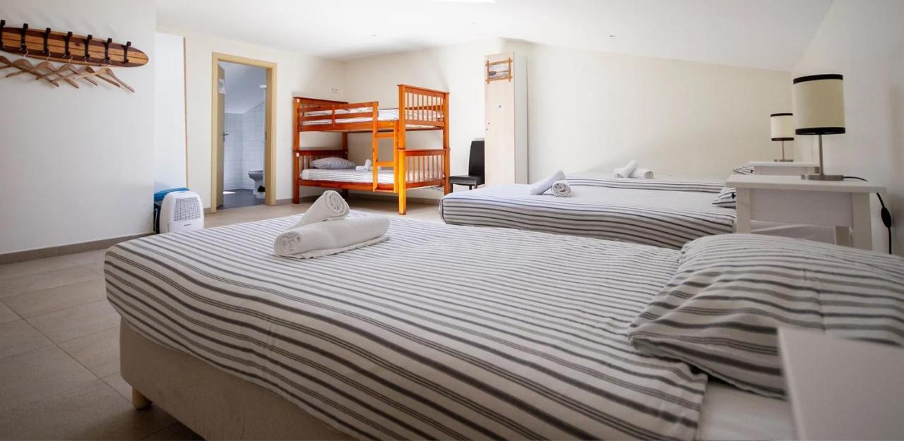 Peniche Surfcamp Hostel Балеал Екстер'єр фото